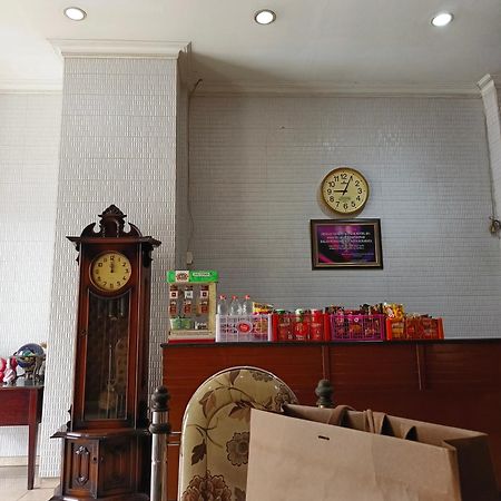 B Blue Hotel Маланг Экстерьер фото